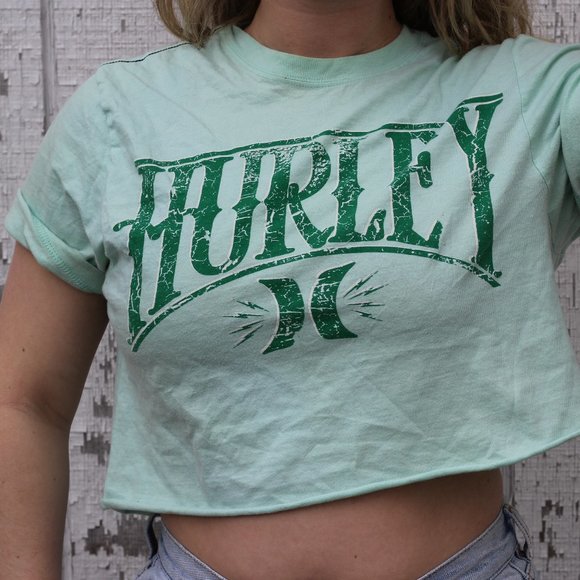 Hurley Tops - Cropped Hurley T-shirt